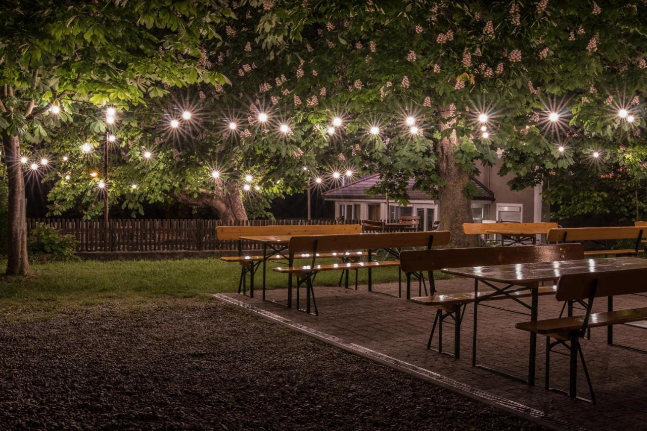 Gasthof Zur Bruecke Kaufering エクステリア 写真